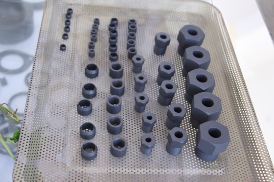 la précision titanique de pièces de commande numérique par ordinateur de 0.01mm vissent des boulons de pièces de machine