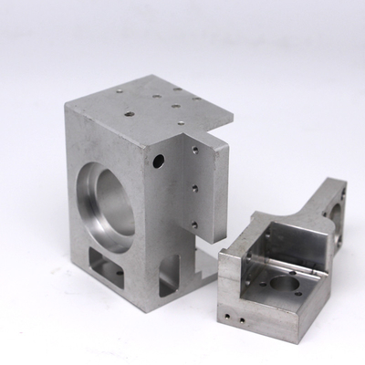 Les pièces en aluminium faites sur commande de commande numérique par ordinateur de haute précision la résistance à la corrosion de moulage mécanique sous pression
