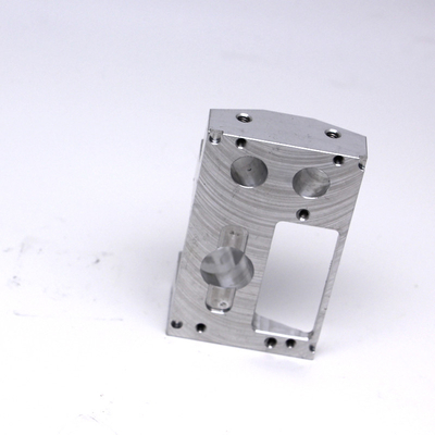 Les pièces en aluminium faites sur commande de commande numérique par ordinateur de haute précision la résistance à la corrosion de moulage mécanique sous pression
